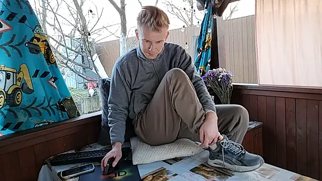 Chatroom XXX en direct de Vuitton