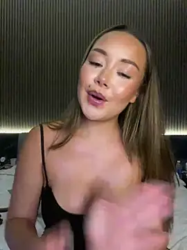 mayakitsune69 Adlı Modelin Canlı XXX Sohbeti