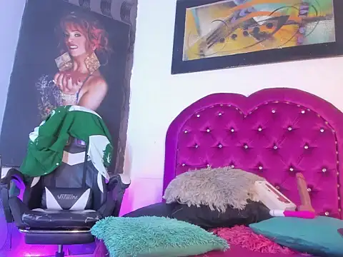 Ciara_HotTs: онлайн-секс-чат