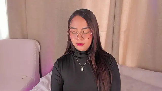 Chat XXX en directo de Little_Angelica18