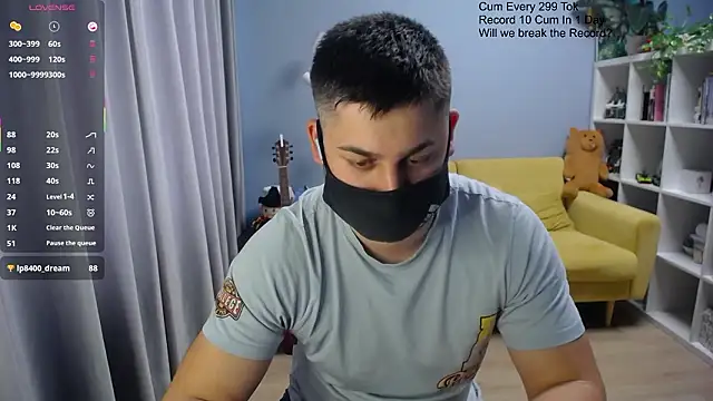 Tomguys Adlı Modelin Canlı XXX Sohbeti