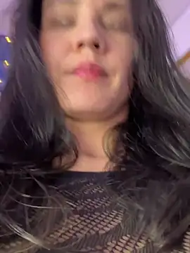 mahia_queen Show in webcam