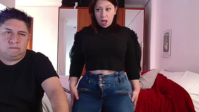 THIAGOEVA: διαδικτυακό σόου στην κάμερα