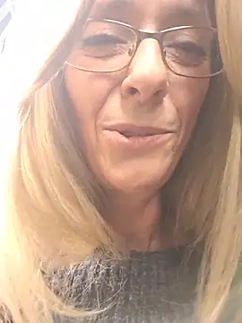 Sacha_Scorp élő XXX-chatje