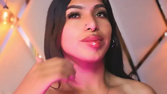 MeelFox Live XXX Chat