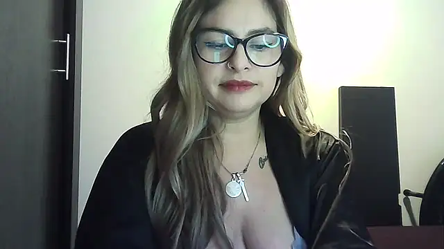 Czat XXX na żywo – Valery__Rouse_