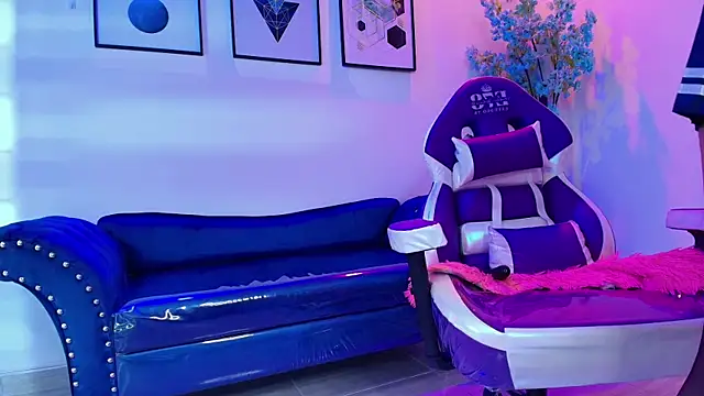 Maddie_T18 live XXX chat