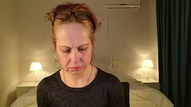 LioraWeiss live XXX chat