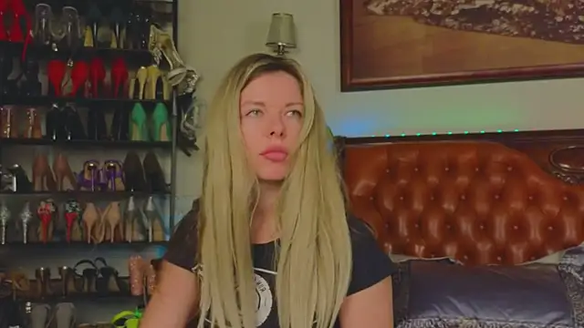 Czat XXX na żywo – Real_Tini