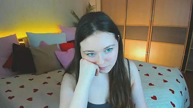 AlluringLookk webcam show