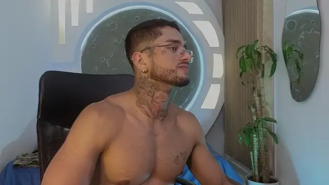 Alanrodgers Adlı Modelin Canlı XXX Sohbeti