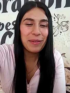 charlottte_wh Adlı Modelin Canlı XXX Sohbeti