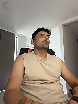 TroyeSavage live XXX chat