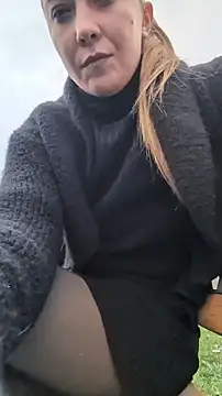 Risky_girl23_ Adlı Modelin Canlı XXX Sohbeti