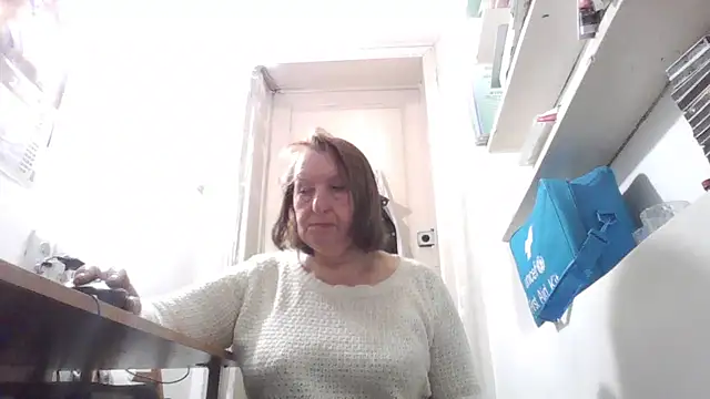 AnnaLive570's Webcam Show