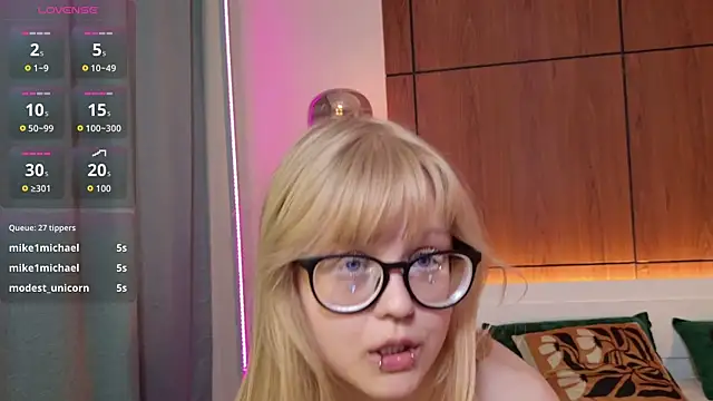 Czat XXX na żywo – MoliQin