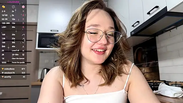 Chatroom XXX en direct de AinaSmith