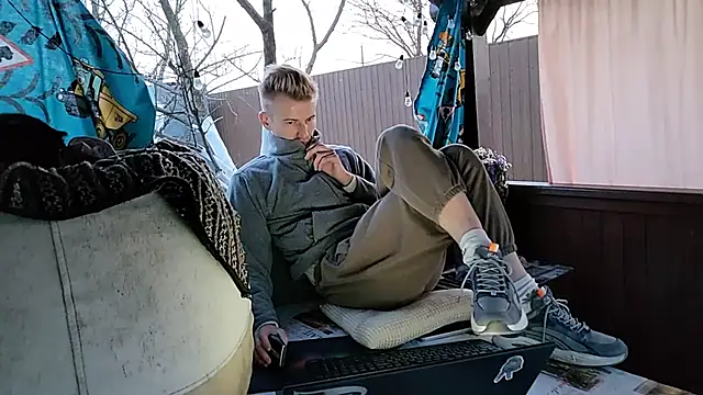 Vuitton élő XXX-chatje