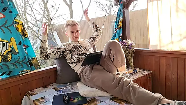 Vuitton 网络视讯表演