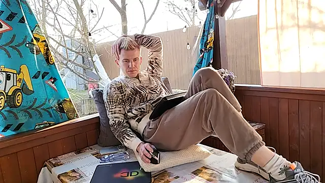 Vuitton লাইভ XXX চ্যাট