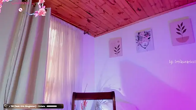 Lauraricci__ Live XXX-chat