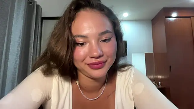 kamila_18_french Live XXX-Chat