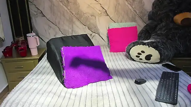 Niyirey1 Live XXX Chat