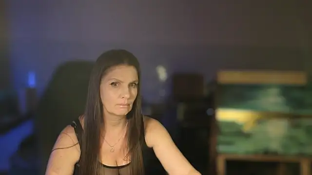 NoNudeElie's Live XXX Chat