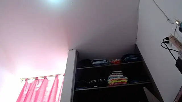 nicolle_milf1978 Chat XXX in diretta