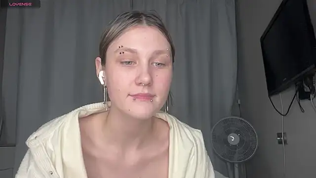 MoiraHavins live XXX chat