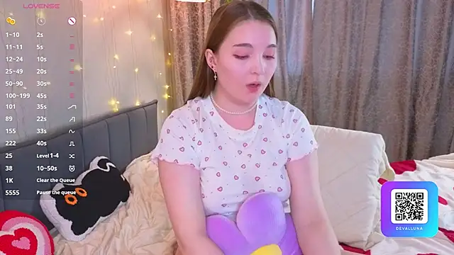 ConstanceHelmsのライブXXXチャット