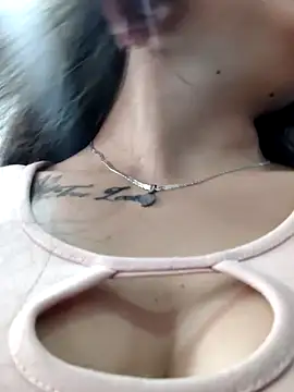 _Sarah-Office1's Live XXX Chat