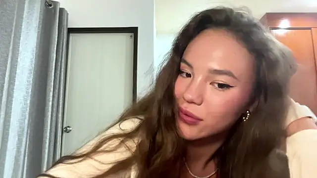 kamila_18_french Chat XXX live