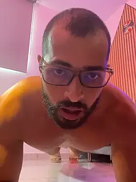 magnumchris Adlı Modelin Canlı XXX Sohbeti