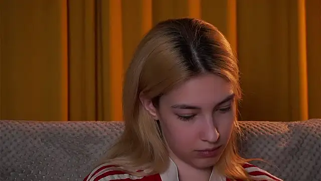 AngelicRice élő XXX-chatje