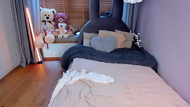 แชท XXX สดของ MiaSilkX