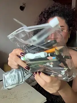 GabriSaenz 现场XXX聊天