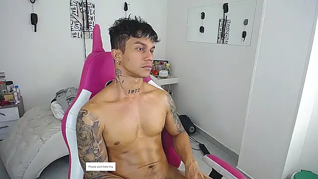 Leonard_Price: διαδικτυακό σόου στην κάμερα