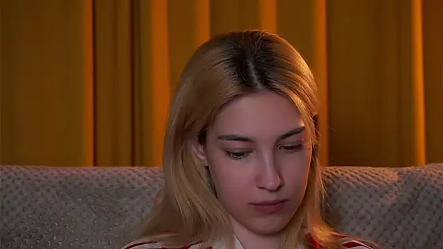 AngelicRice élő XXX-chatje