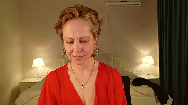 LioraWeiss' Live XXX Chat