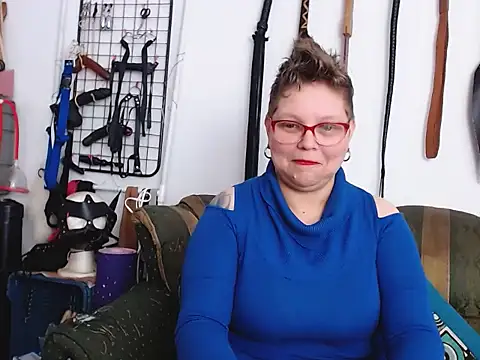 Živý XXX chat Leah_R