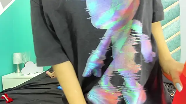 LittlePeach_ Chat XXX in diretta