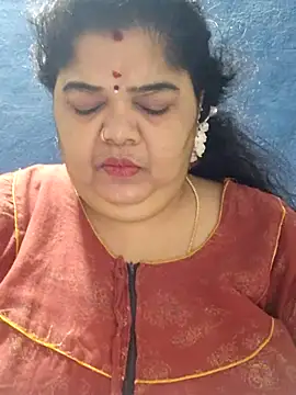 tamilthanushri Chat XXX in diretta