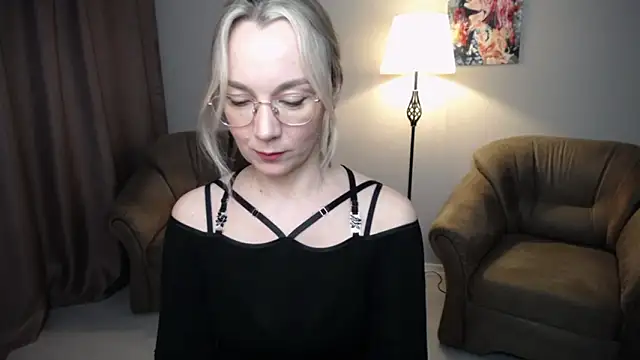 Ava_Elior Chat XXX in diretta