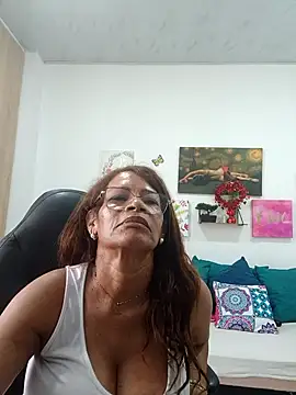 Pertunjukan Kamera Web BustyMilf_