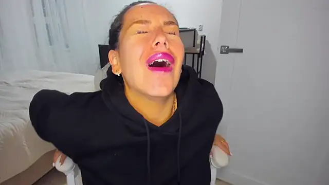 AvisFlowers 即時 XXX 聊天