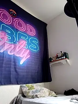 Mikaaa97 在線直播表演