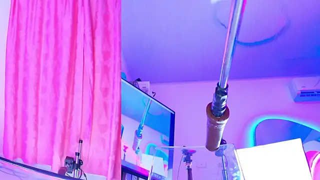 NathaxaLeans' Webcam Show