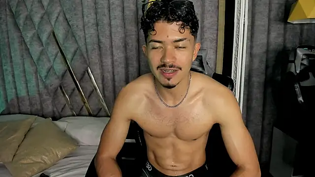 NicolaiKarav's Live XXX Chat