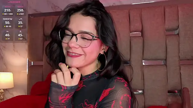 ValerieKay_ Adlı Modelin Canlı XXX Sohbeti